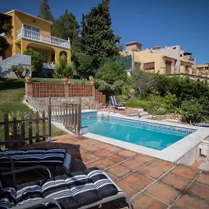 https://villa-la-tuna.es-andalucia.com